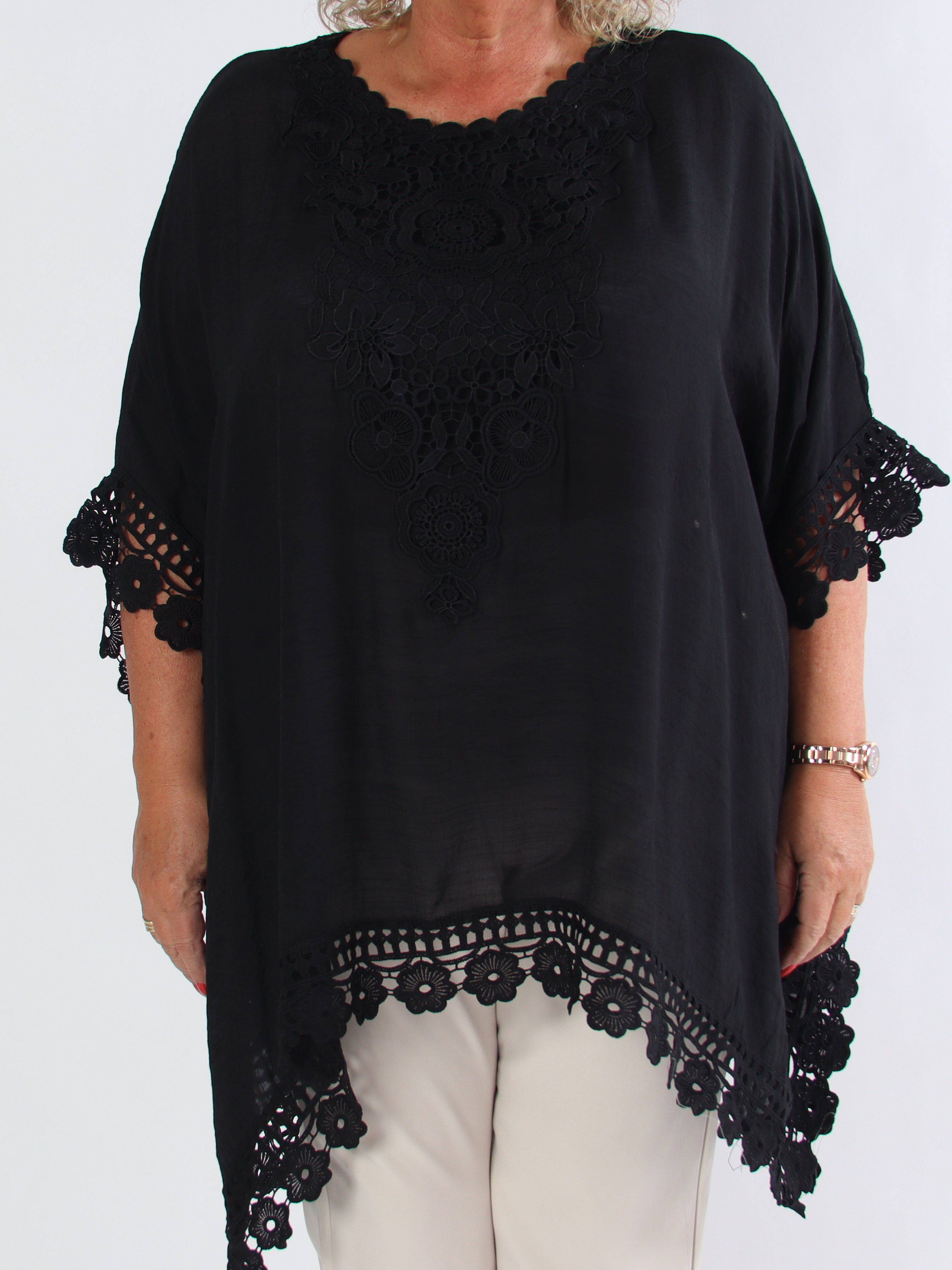 Elena - Mjuk plus size tunika i bomull med fina broderier